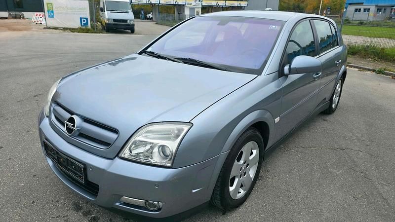 Grau Gebraucht 2003 Opel Signum Kleinwagen | 2.900 € (Etwas zu teuer) - Bild 1/4