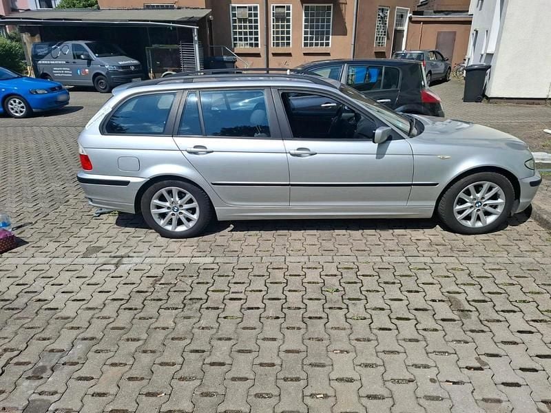 Second-hand BMW 318 143 CP (105 kW) 2003 Argintiu Break