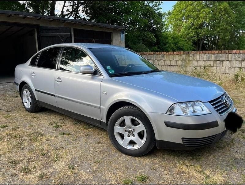 Silber Gebraucht 2002 VW Passat Limousine | 1.888 € (Fairer Preis) - Bild 1/4