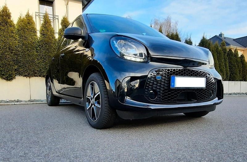 Schwarz Gebraucht 2020 Smart ForFour Electric Drive Limousine | 11.999 € (Etwas zu teuer) - Bild 1/4