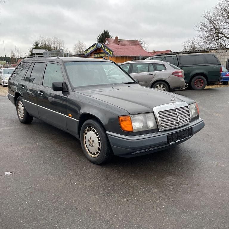 Gebraucht Mercedes E320 220 PS (161 kW) 1993 Grau Kombi