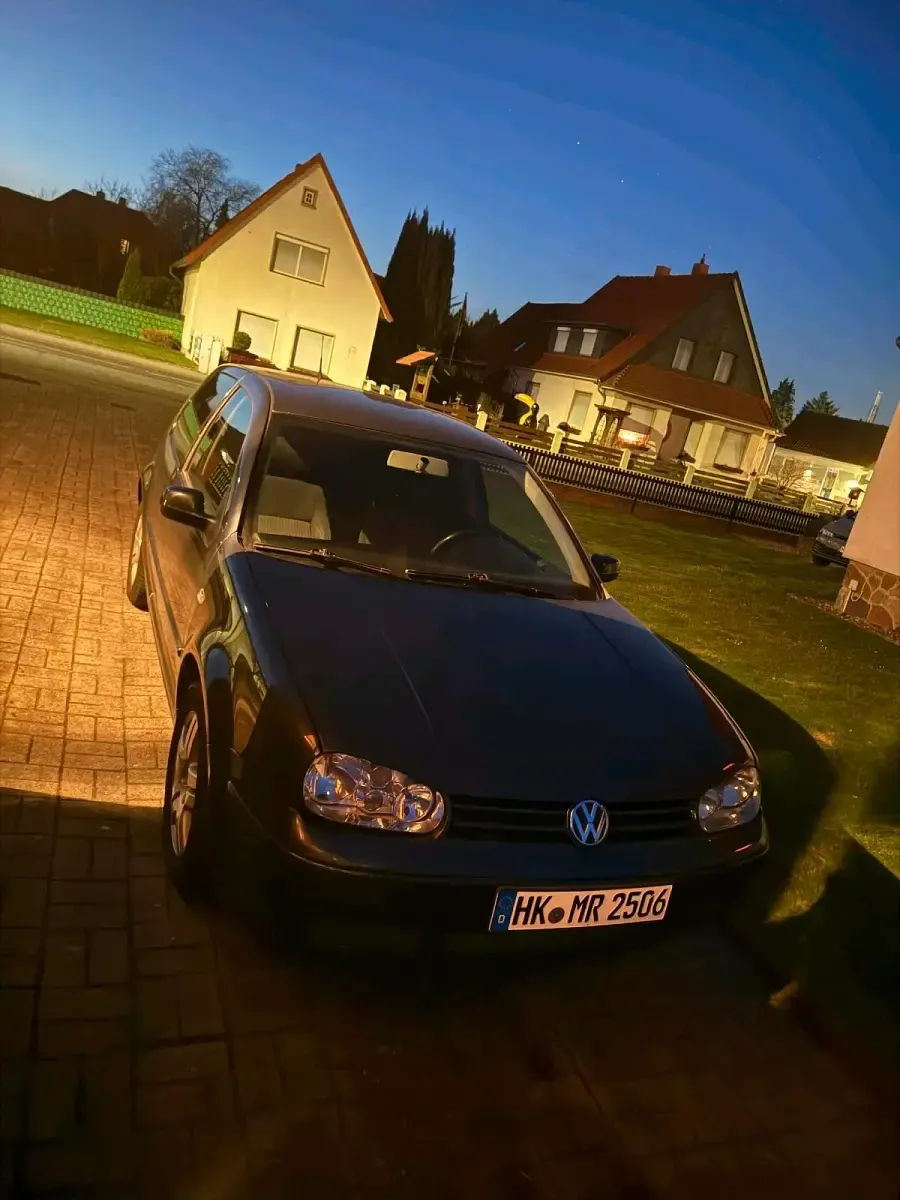 Occasion VW Golf 105 ch (77 kW) 2003 Bleue Coupé