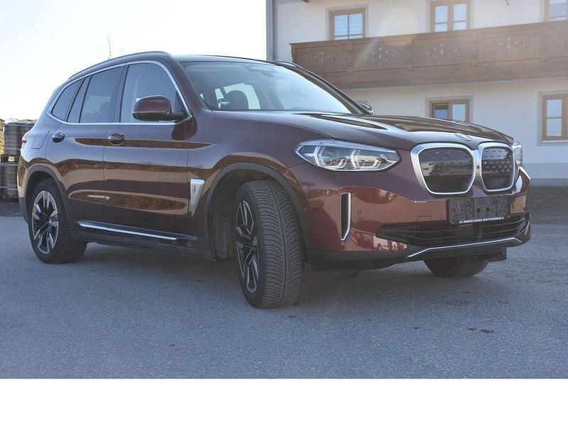 Gebraucht BMW iX3 Impressive 210 kW (286 PS) 2021 Rot SUV