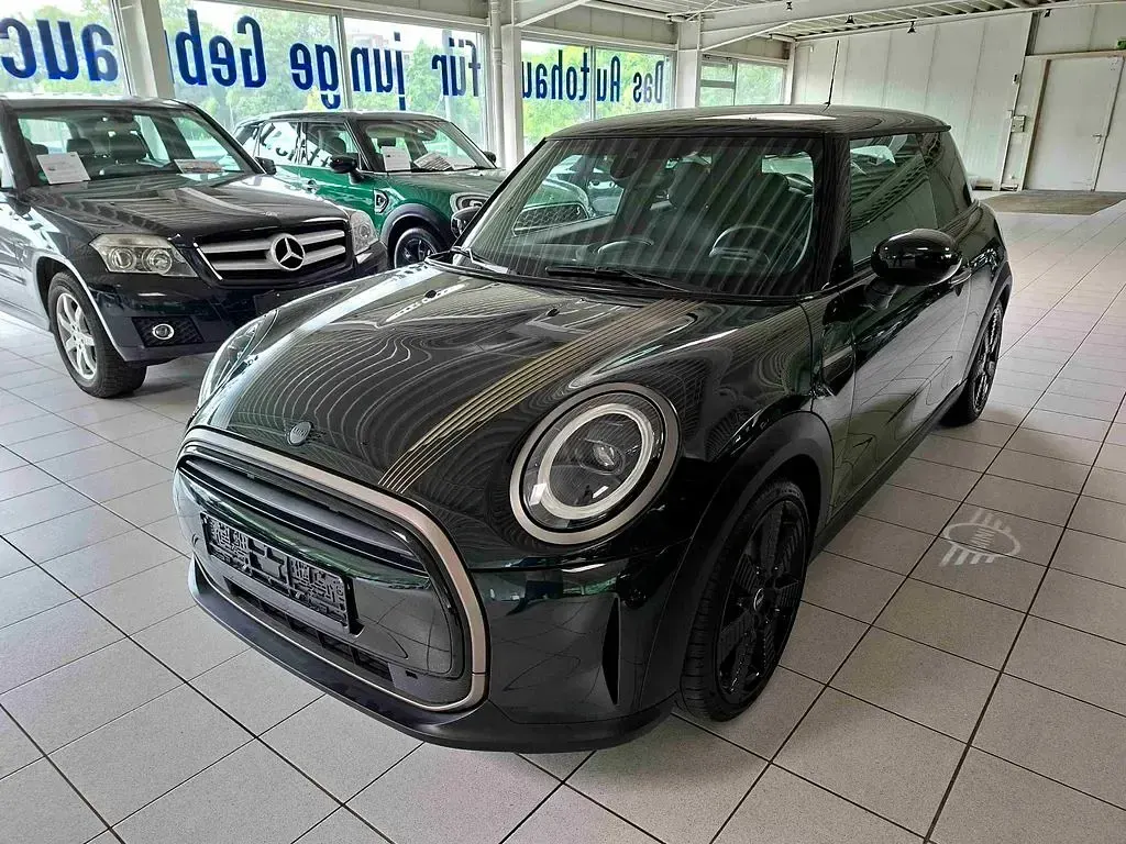 Gebraucht Mini Cooper Resolute Edition 136 PS (100 kW) 2023 Rebel green Kleinwagen