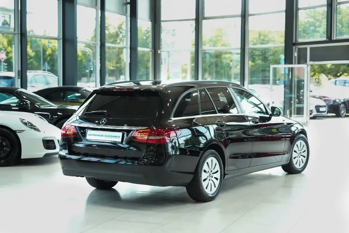 Gebraucht Mercedes C220 Advanced 194 PS (142 kW) 2018 Schwarz Kombi