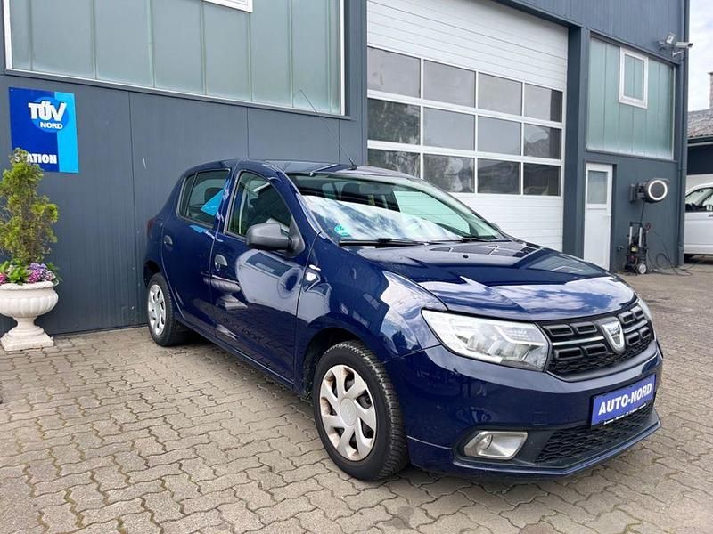 Blau Gebraucht 2017 Dacia Sandero Ambiance Kleinwagen | 7.990 € (Etwas zu teuer) - Bild 1/4