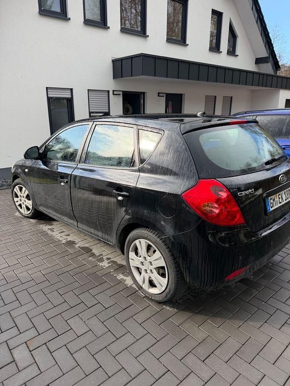 Gebraucht Kia Ceed LX 116 PS (85 kW) 2009 Schwarz Kleinwagen