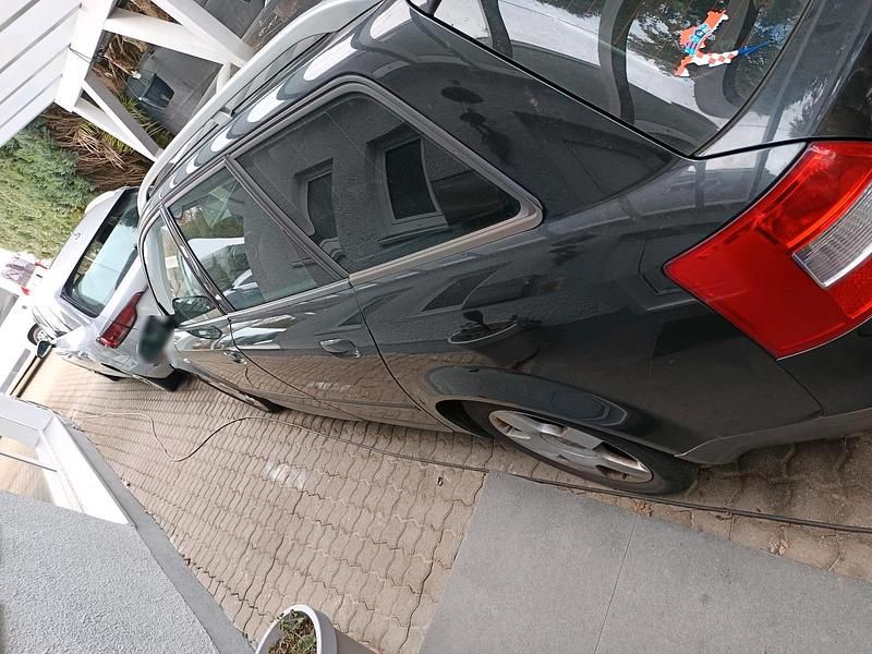 Gebraucht Audi A4 130 PS (95 kW) 2002 Schwarz Kombi