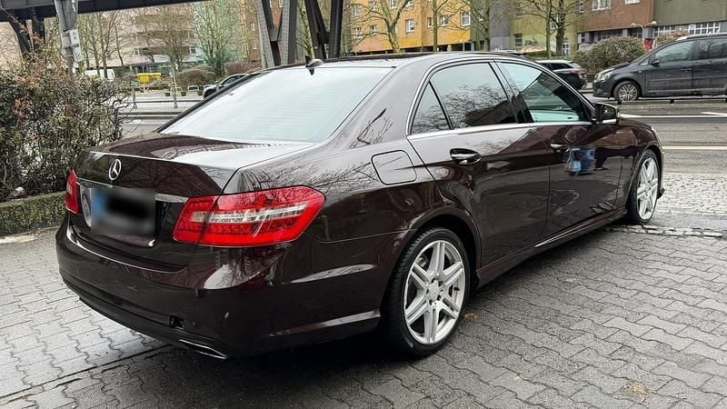 Gebraucht Mercedes E350 AMG 231 PS (169 kW) 2010 Braun Limousine