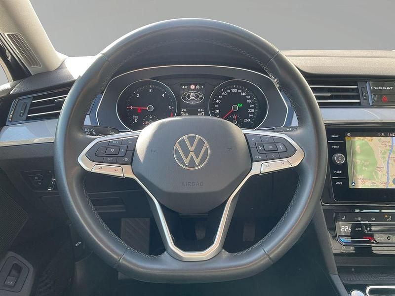 Gebraucht VW Passat Business 150 PS (110 kW) 2023 Schwarz Kombi