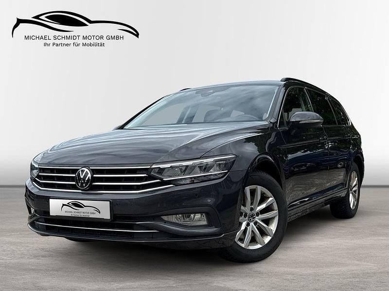 Grau Gebraucht 2023 VW Passat Business Kombi | 19.900 € (Superpreis) - Bild 1/4
