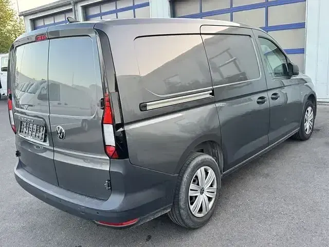 Gebraucht VW Caddy Maxi 102 PS (75 kW) 2023 Grau Van / Kleinbus