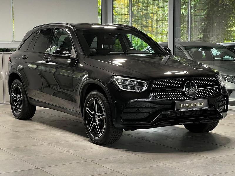 Gebraucht Mercedes GLC300e AMG line 211 PS (155 kW) 2021 Lack graphitgrau SUV