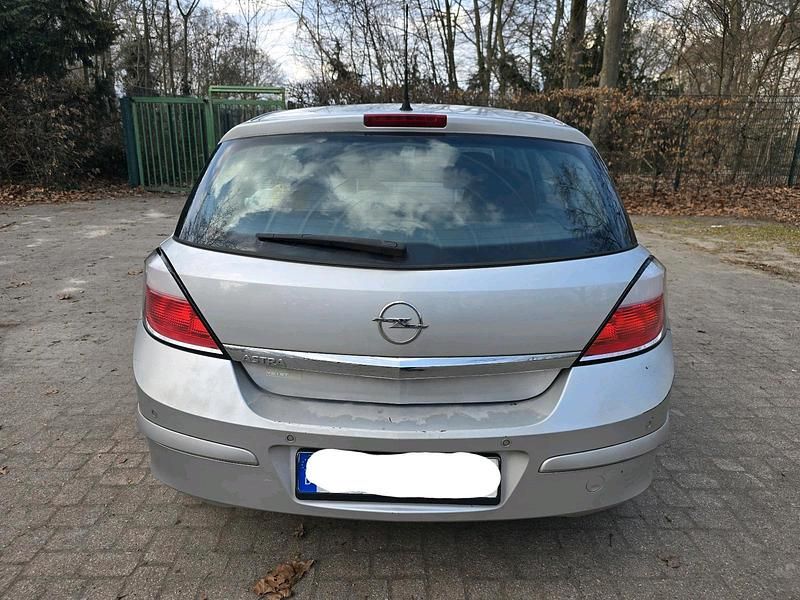 Gebraucht Opel Astra 90 PS (66 kW) 2004 Silber Limousine