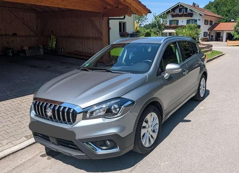 Grau Gebraucht 2019 Suzuki SX4 S-Cross Comfort+ SUV | 16.900 € (Guter Preis) - Bild 1/4