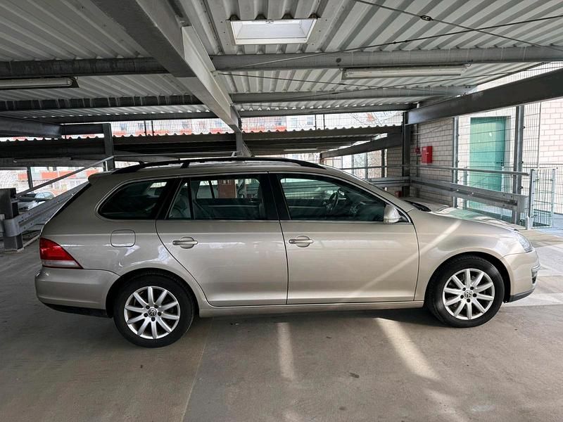 Gebraucht VW Golf V Comfortline 160 PS (117 kW) 2009 Silber Kombi
