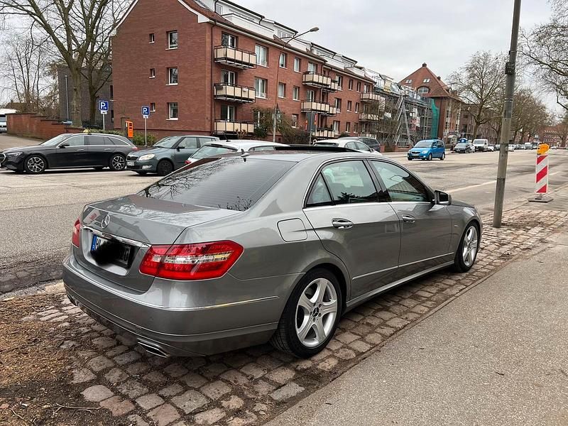 Gebraucht Mercedes E350 231 PS (169 kW) 2009 Grau Limousine