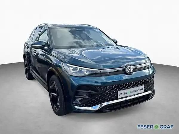 Neu VW Tiguan 150 PS (110 kW) 2026 Nightshade blue metallic SUV