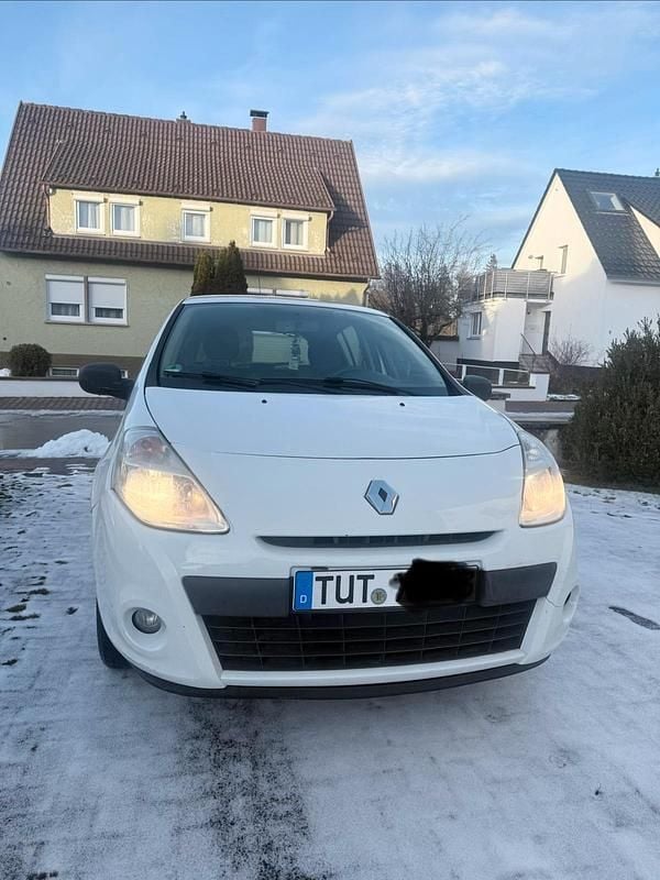 Weiß Gebraucht 2009 Renault Clio III Limousine | 2.575 € - Bild 1/4