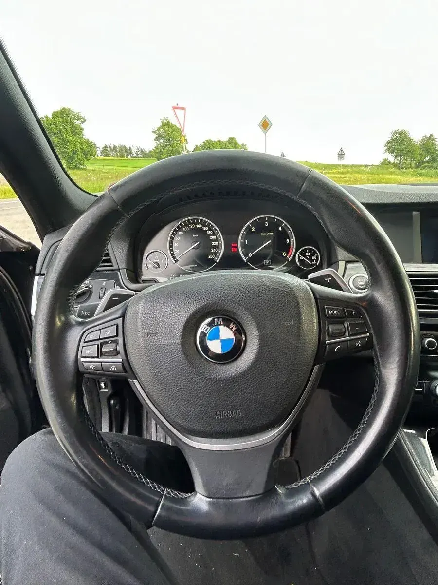 Gebraucht BMW 530 258 PS (189 kW) 2011 Schwarz Kombi