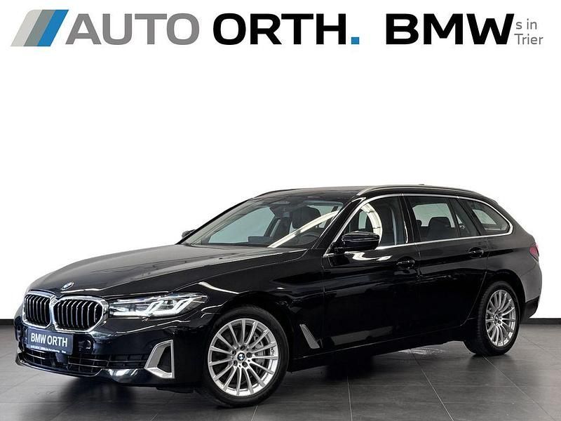 Saphirschwarz Gebraucht 2022 BMW 540 Kombi | 46.900 € (Fairer Preis) - Bild 1/4