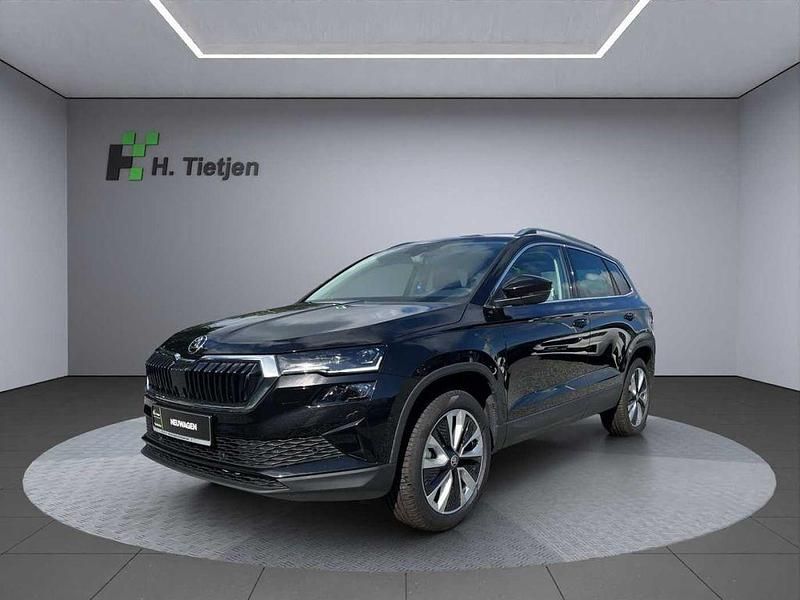 Schwarz Neu 2025 Skoda Karoq Selection SUV | 43.590 € (Teuer) - Bild 1/4