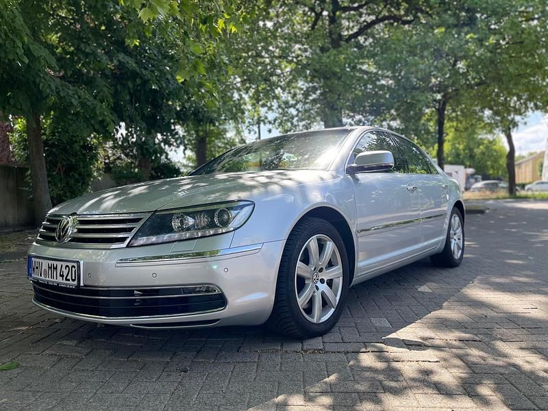 Silber Gebraucht 2014 VW Phaeton Limousine | 15.800 € (Fairer Preis) - Bild 1/4
