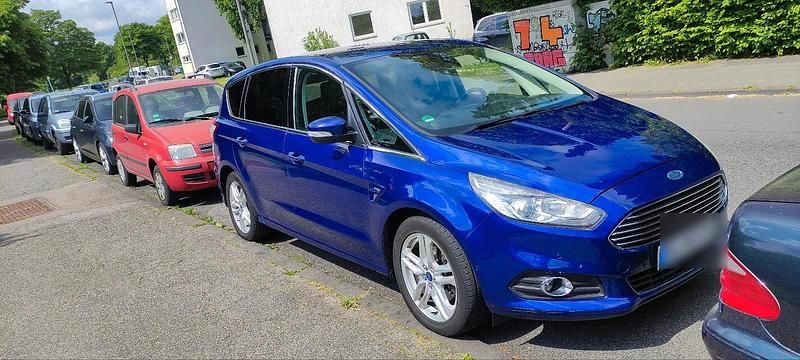 Blau Gebraucht 2016 Ford S-MAX S Van / Kleinbus | 12.450 € (Fairer Preis) - Bild 1/4