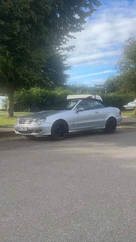 Silber Gebraucht 2005 Mercedes CLK320 Cabrio | 6.500 € (Fairer Preis) - Bild 1/4