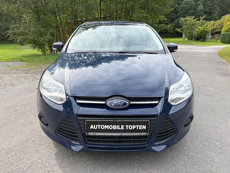 Gebraucht Ford Focus Ambiente 101 PS (74 kW) 2014 Blau Kombi
