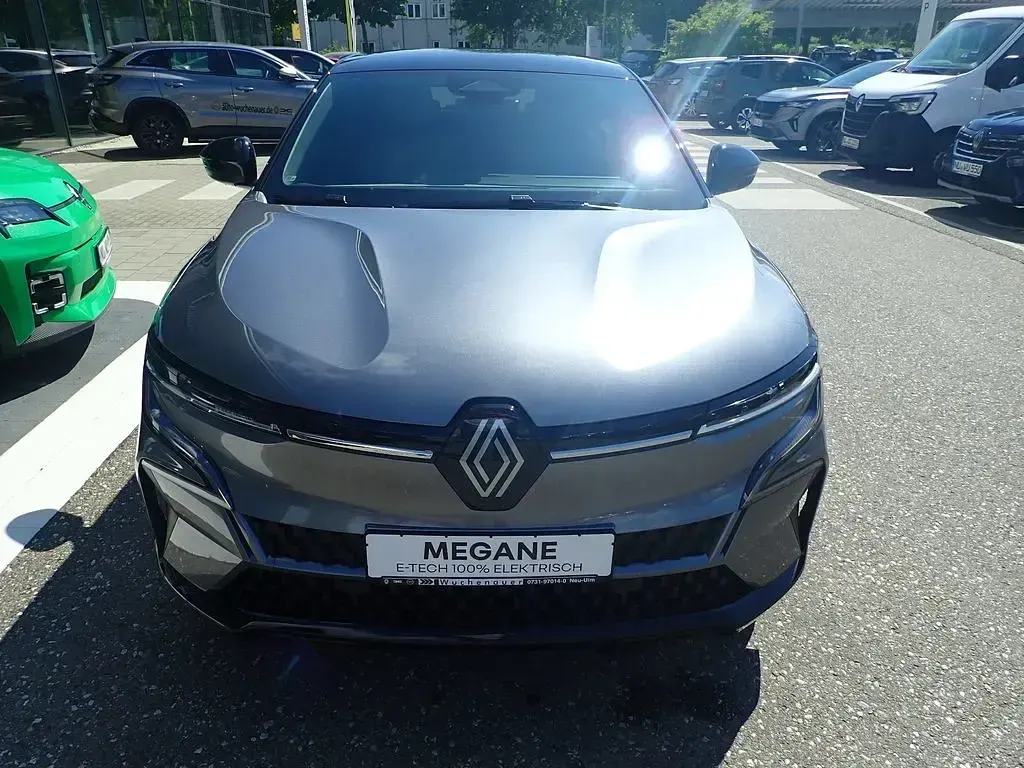 Neu Renault Megane E-Tech Komfort 160 kW (218 PS) 2026 Dolomitgrau, black pearlschw Limousine