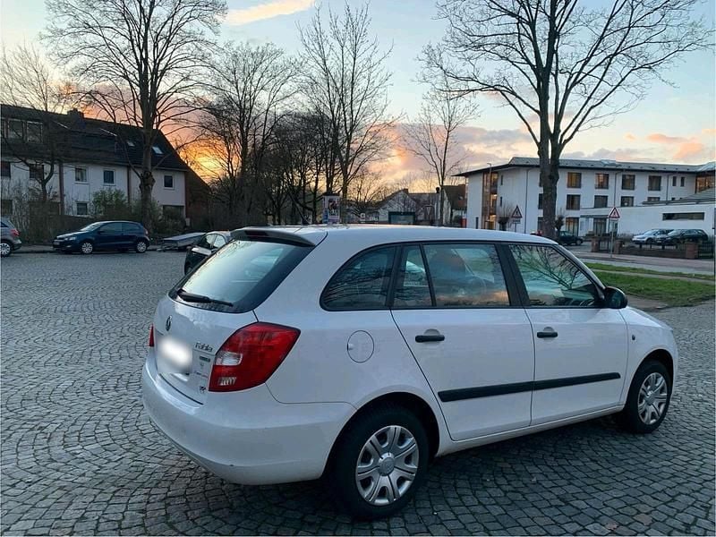 Gebraucht Skoda Fabia 75 PS (55 kW) 2011 Weiß Kombi