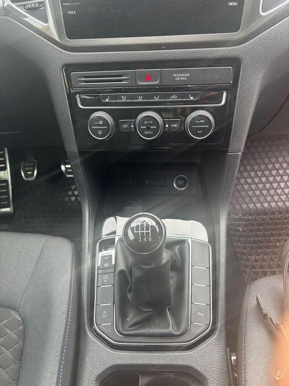 Gebraucht VW Golf Sportsvan Join 110 PS (80 kW) 2018 Rot Van / Kleinbus