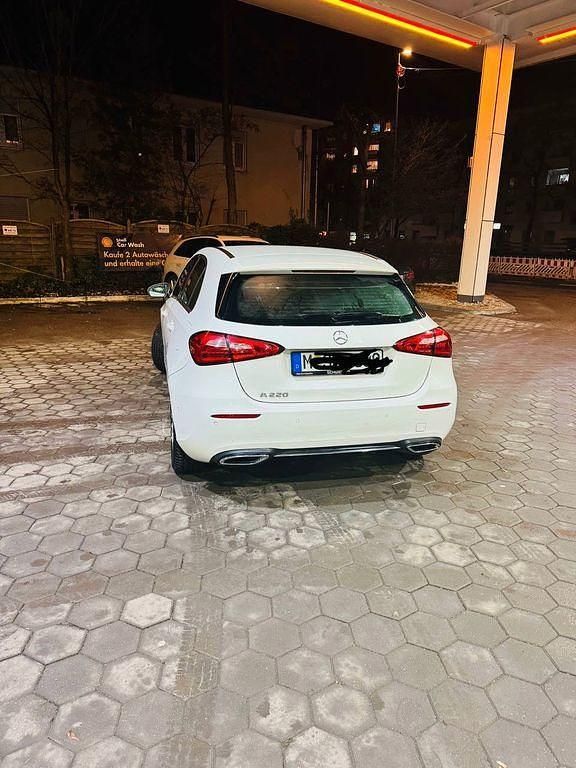 Gebraucht Mercedes A220 190 PS (139 kW) 2019 Weiß Limousine