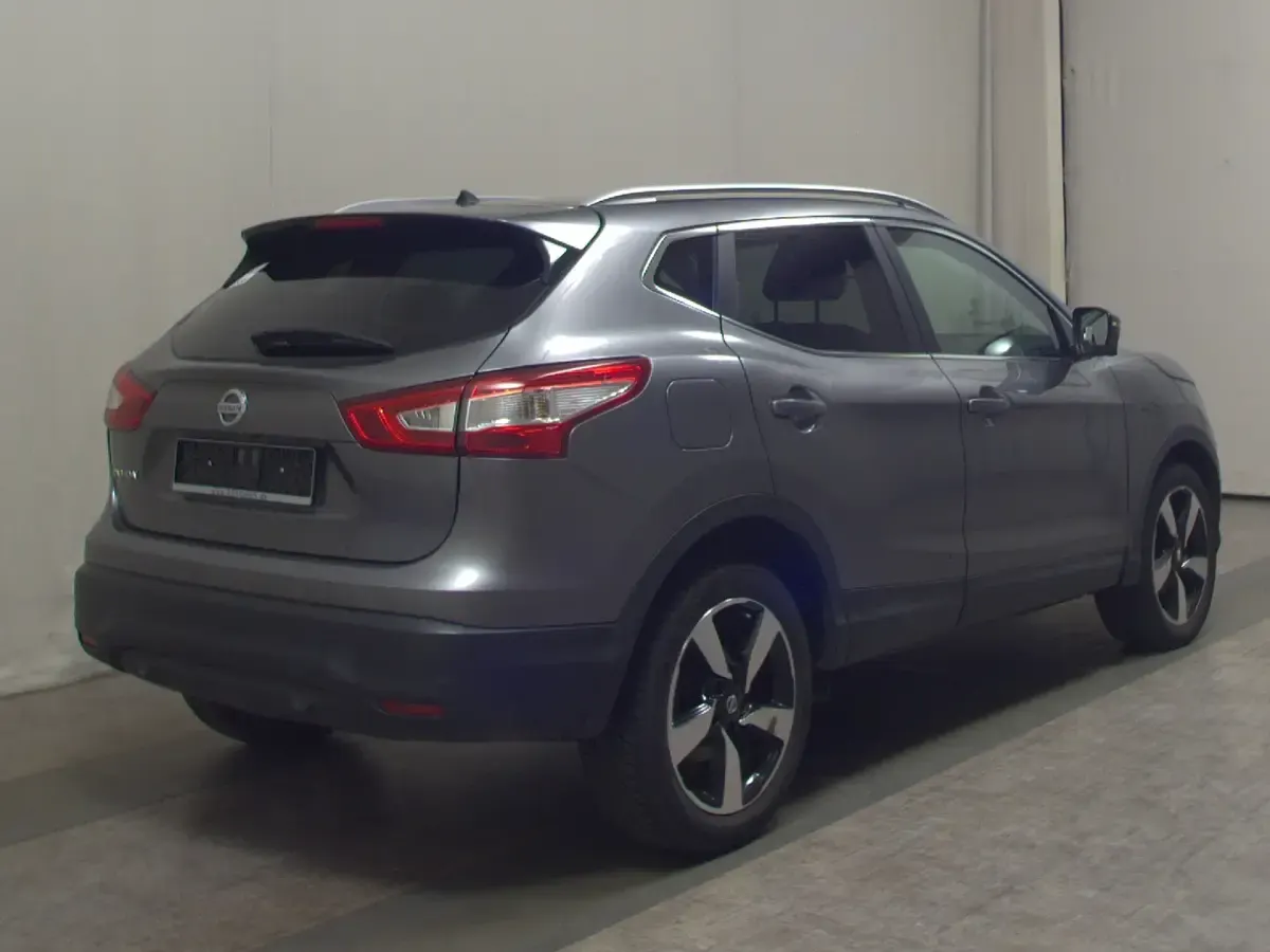 Gebraucht Nissan Qashqai 360º 116 PS (85 kW) 2015 Grau SUV