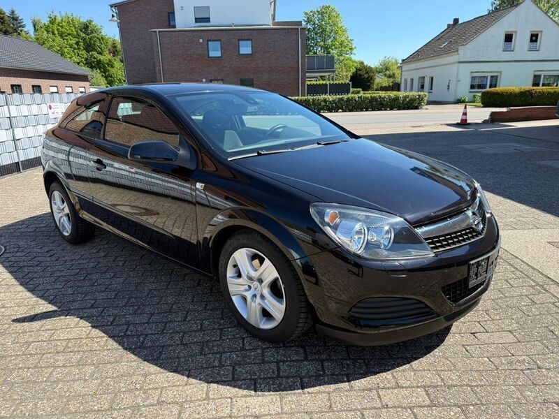 Schwarz Gebraucht 2009 Opel Astra GTC Edition Coupé | 3.499 € (Guter Preis) - Bild 1/4