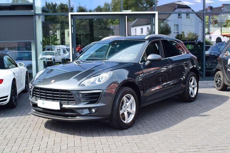 Grau Gebraucht 2017 Porsche Macan S SUV | 25.899 € (Fairer Preis) - Bild 1/2
