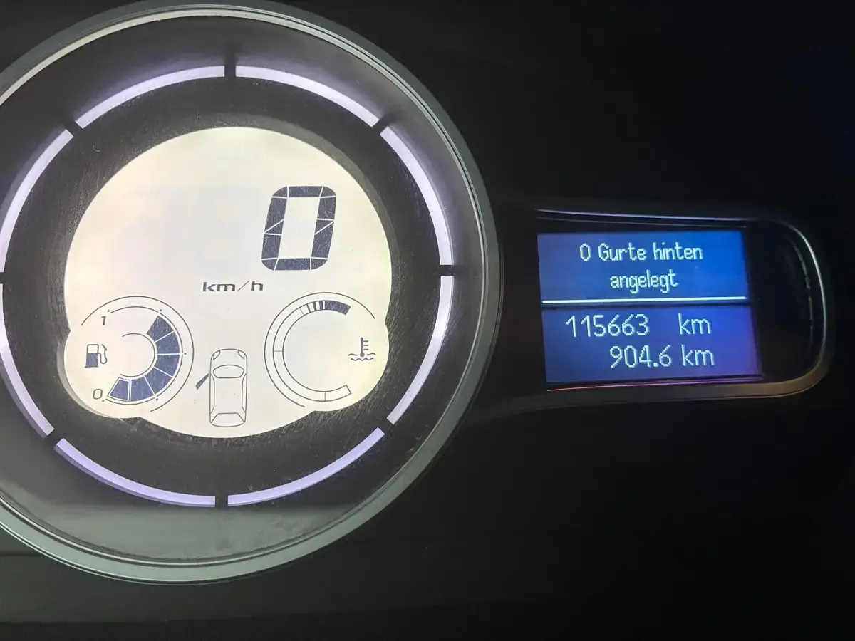 Gebraucht Renault Mégane 101 PS (74 kW) 2011 Schwarz Kleinwagen