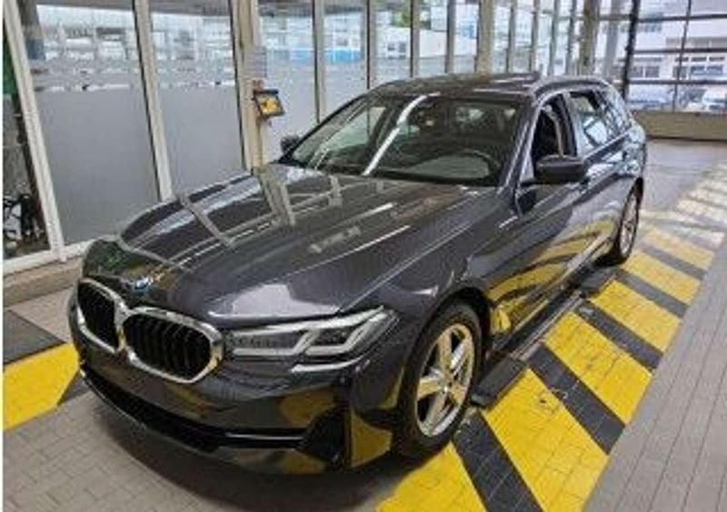 Sophistograu Gebraucht 2021 BMW 530 Kombi | 26.699 € (Superpreis) - Bild 1/4