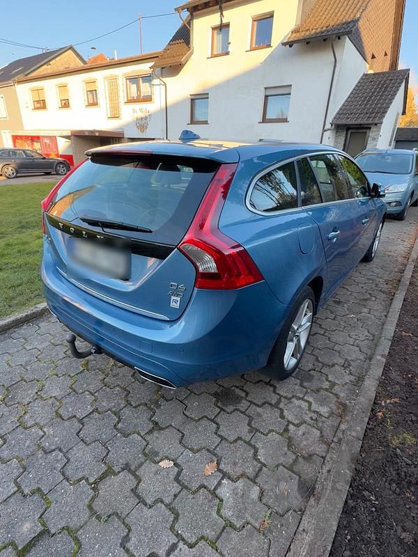 Gebraucht Volvo V60 R-Design 288 PS (211 kW) 2013 Blau Kombi