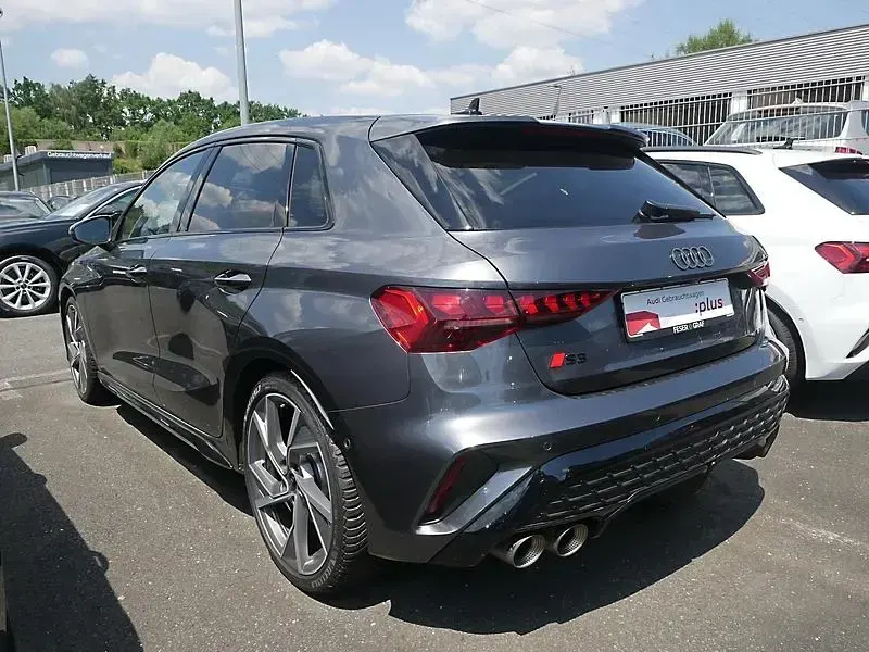 Gebraucht Audi S3 Sportback 333 PS (244 kW) 2025 Grau Kleinwagen