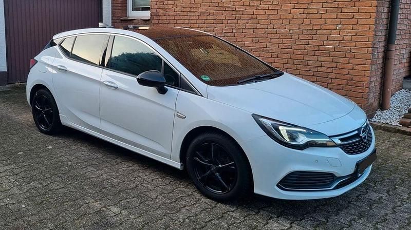 Gebraucht Opel Astra 125 PS (91 kW) 2019 Weiß Limousine