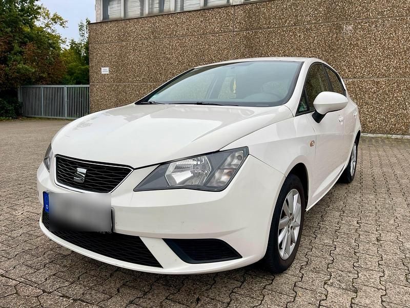 Weiß Gebraucht 2017 Seat Ibiza Limousine | 5.700 € (Guter Preis) - Bild 1/4