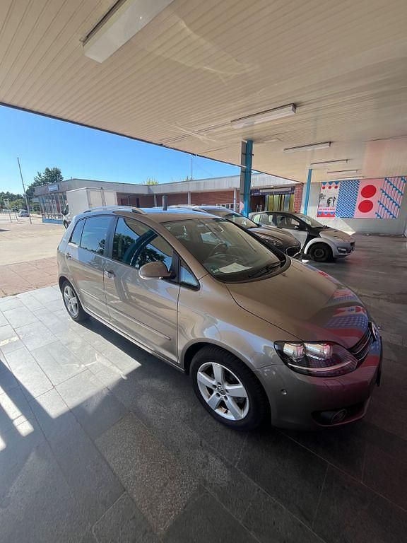 Beige Gebraucht 2011 VW Golf Plus Team Van / Kleinbus | 7.200 € (Fairer Preis) - Bild 1/4