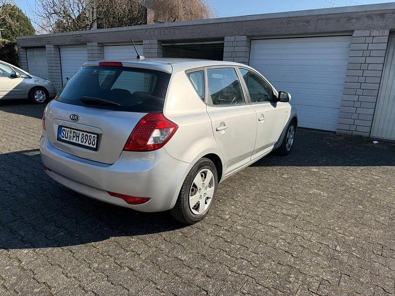 Gebraucht Kia Ceed Vision 90 PS (66 kW) 2011 Kleinwagen