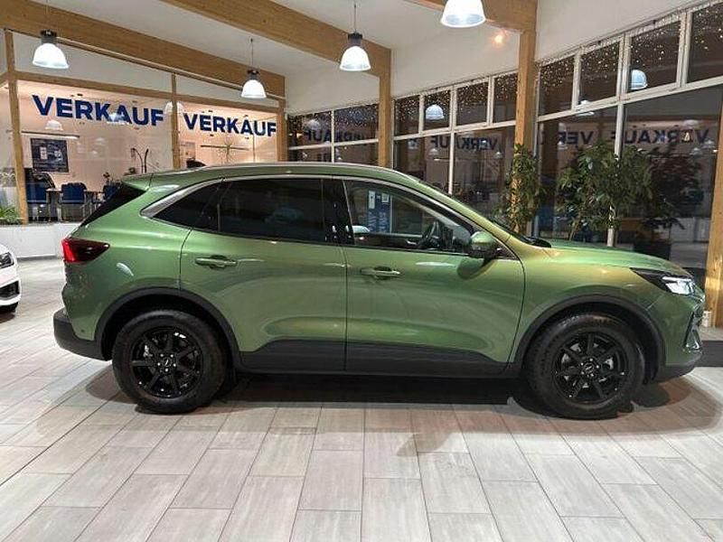 Gebraucht Ford Kuga Titanium 150 PS (110 kW) 2024 Grün SUV