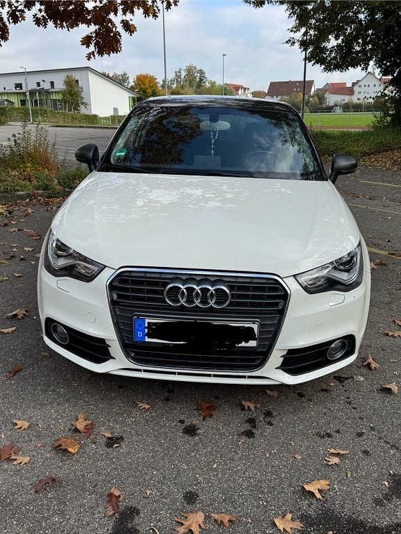 Weiß Gebraucht 2011 Audi A1 Ambition Kleinwagen | 7.200 € (Fairer Preis) - Bild 1/4