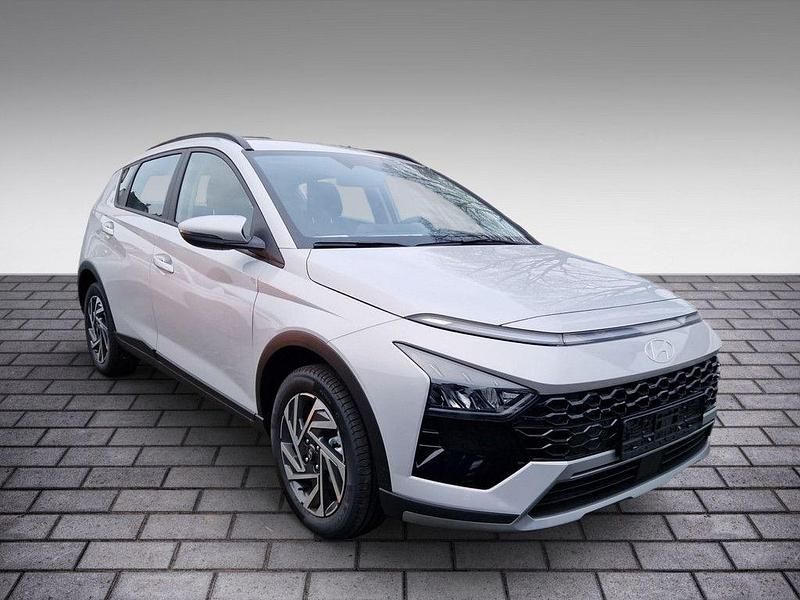 Neu Hyundai Bayon Trend 101 PS (74 kW) 2025 Grau / SUV