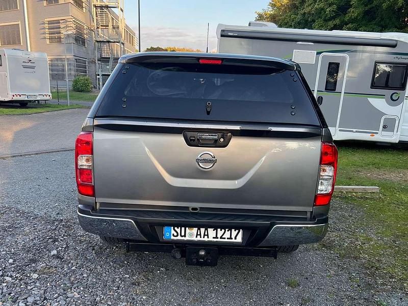 Gebraucht Nissan Navara Visia 190 PS (139 kW) 2016 Silber Pickup