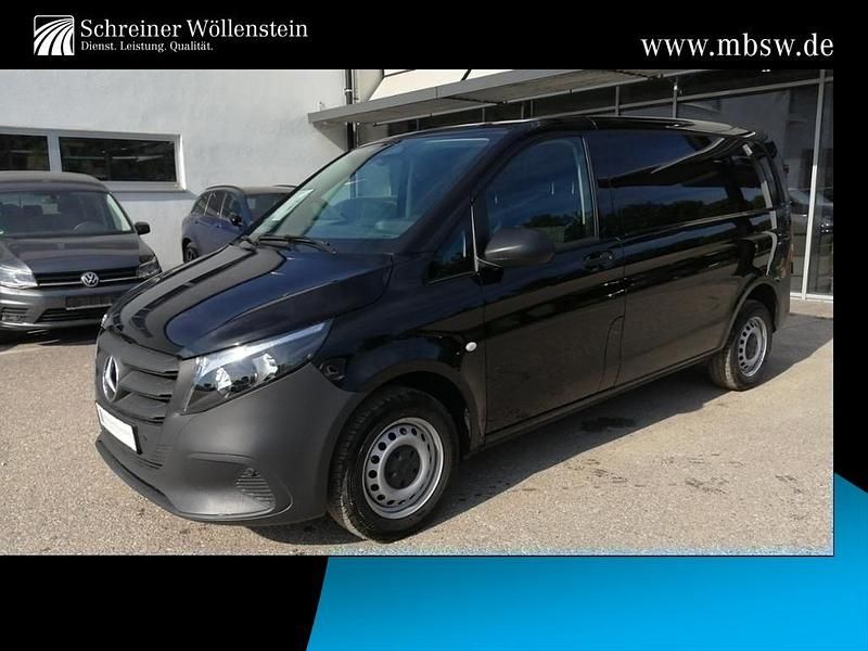 Schwarz obsidianschwarz (metallic) Gebraucht 2024 Mercedes Vito Van / Kleinbus | 33.769 € - Bild 1/4